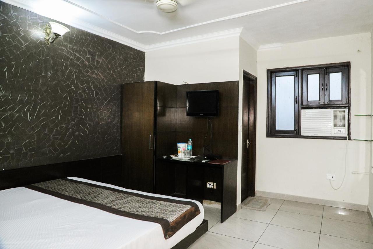 Hotel Centra Inn Yeni Delhi Dış mekan fotoğraf