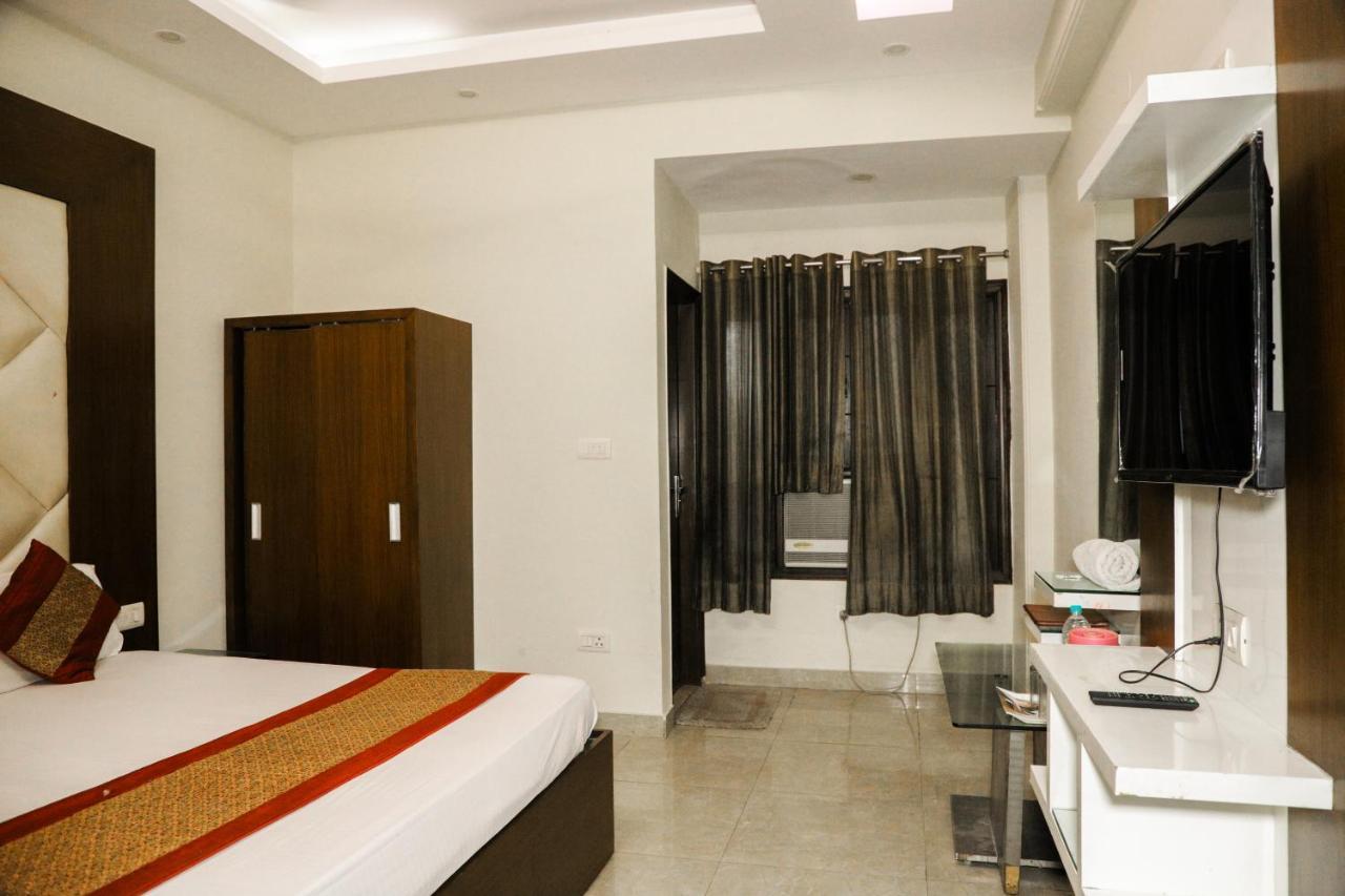 Hotel Centra Inn Yeni Delhi Dış mekan fotoğraf